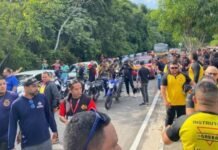 Profissionais de autoescolas protestam em Manaus contra fim das aulas obrigatórias para CNH