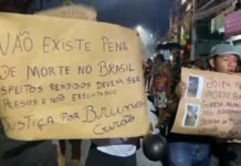 Manifestação após morte de jovem bloqueia Avenida Brasil na Zona Oeste de Manaus