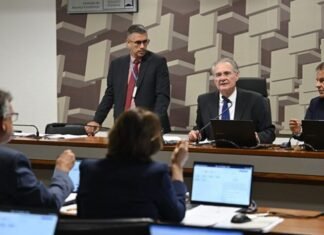 Senado avança com proposta de novo piso para médicos e dentistas