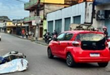 Motociclista morre após ser atingido por micro-ônibus na Zona Oeste de Manaus