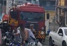 Casa é atingida por incêndio após suspeita de curto-circuito na Zona Leste de Manaus