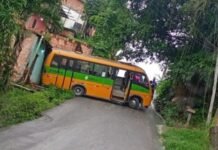“Amarelinho” colide contra casa durante falha mecânica na Zona Norte de Manaus