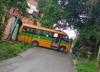 “Amarelinho” colide contra casa durante falha mecânica na Zona Norte de Manaus