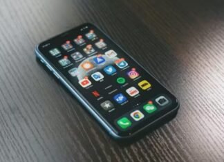 Decretos que ampliam regras para plataformas digitais entram em vigor nesta segunda-feira; saiba mais